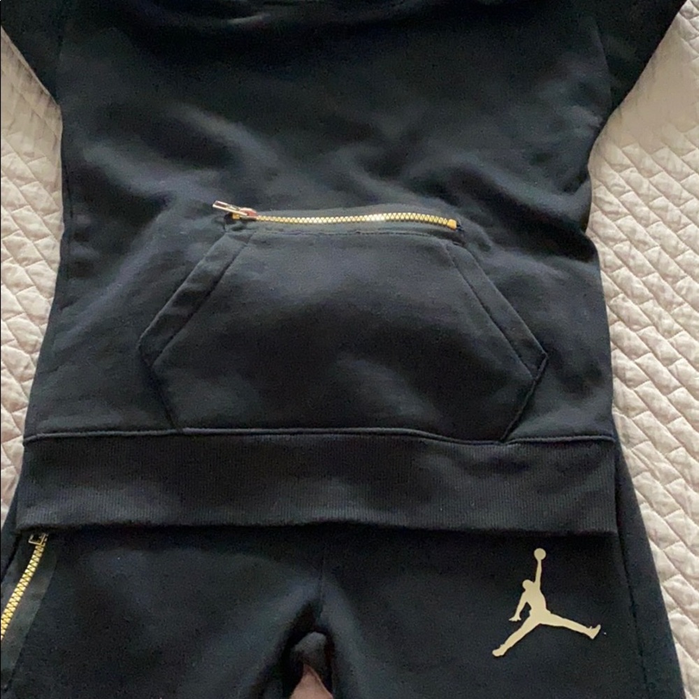 Sweatshirt sweatpants set